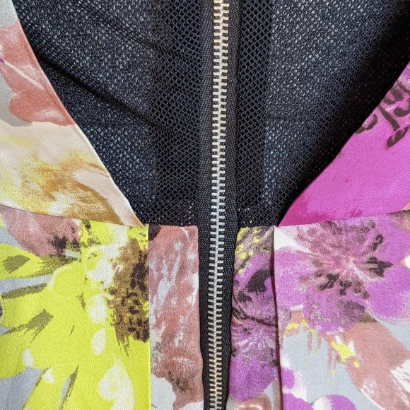 Pretty + edgy floral printed party dress - ECI - Picture 10 of 11